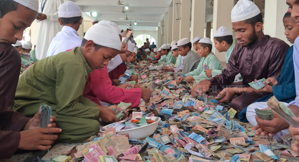 ২০ বস্তা টাকা