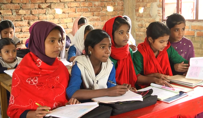 শিক্ষা ব্যয়ের ৭১ শতাংশই বহন করে পরিবার : ইউনেসকো